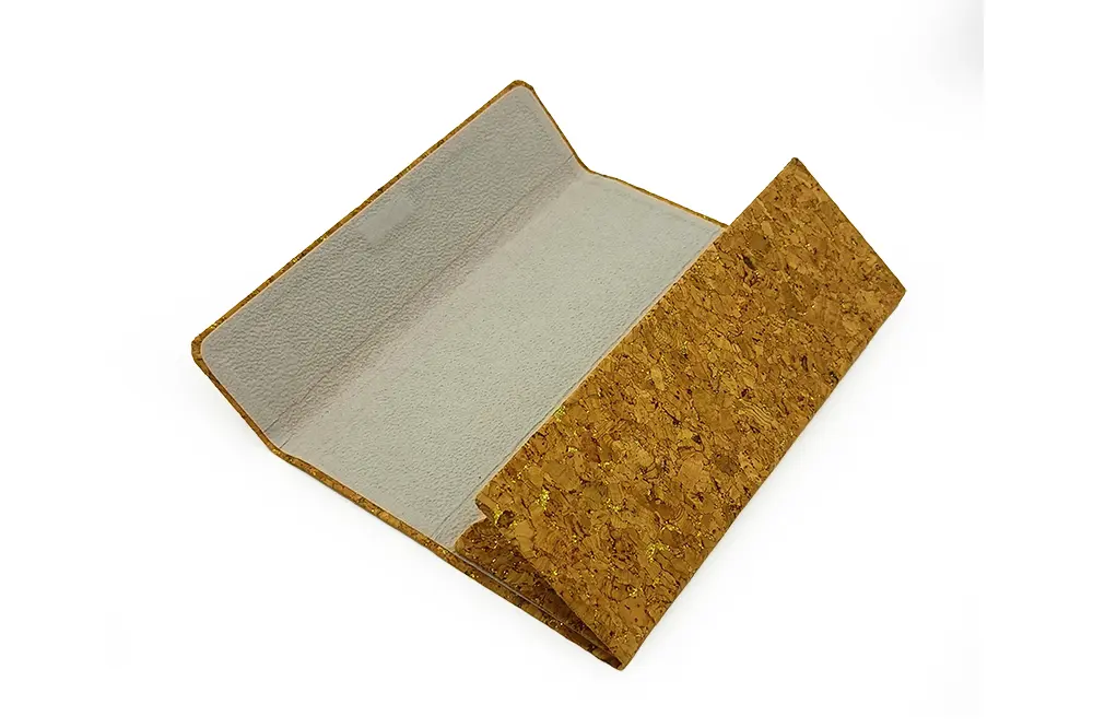 AL-37 Woodgrain Triangular Folding Glasses Cases (3).jpg